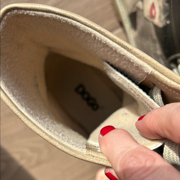 DOGO Vegan  Boots "Go Back to Being Yourself" - Picture 8 of 10